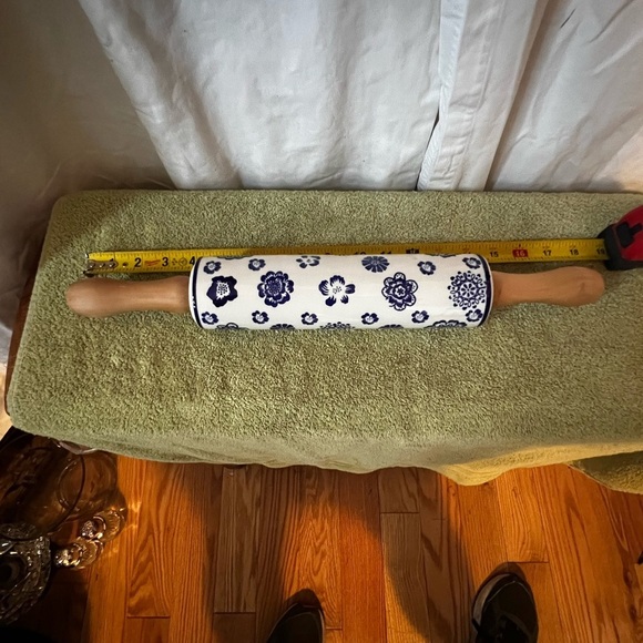 Pennsylvania Dutch Floral White and Cobalt Blue Vintage Rolling Pin - Picture 2 of 5